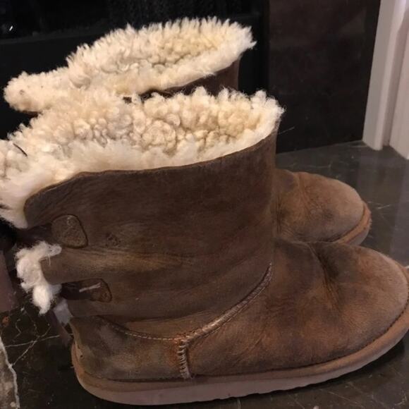 Size 5 Bailey Bow Ugg boots - Picture 4 of 8
